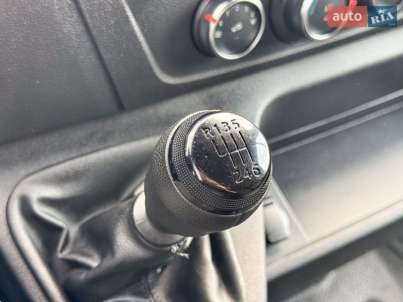 Вантажний фургон Renault Master 2022 в Рівному