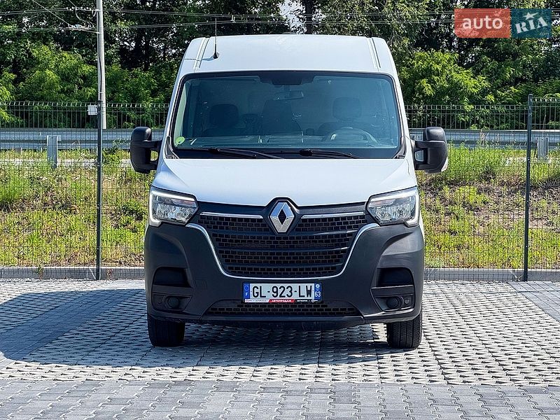 Вантажний фургон Renault Master 2022 в Рівному
