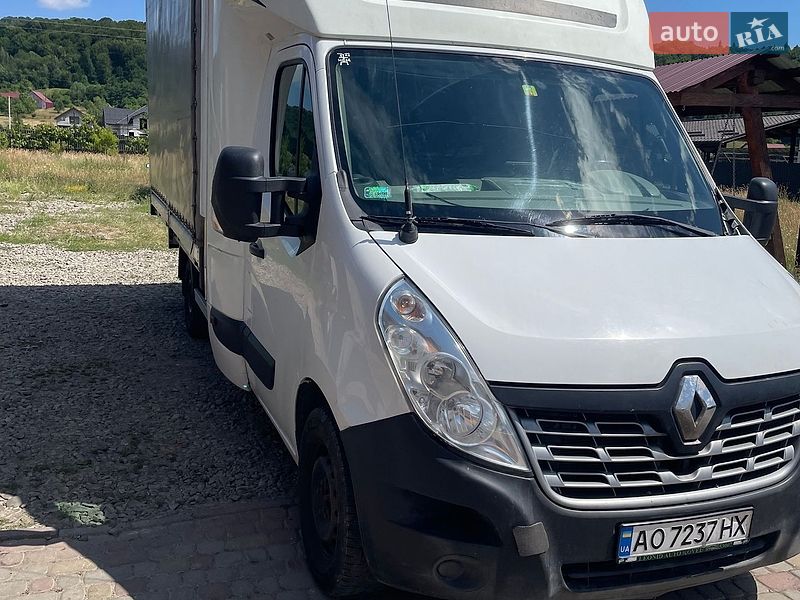 Грузовой фургон Renault Master 2016 в Тячеве