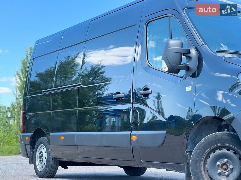Вантажний фургон Renault Master 2021 в Рівному