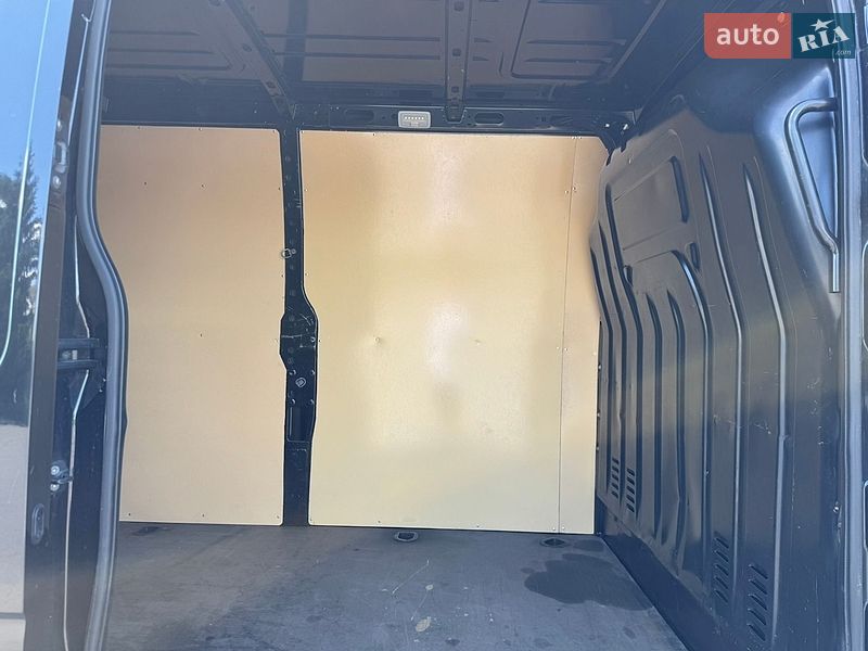 Вантажний фургон Renault Master 2021 в Рівному