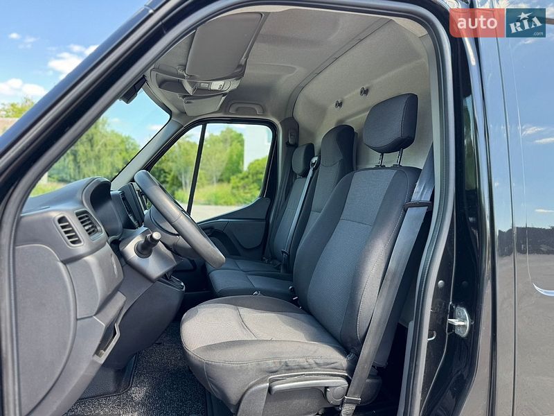 Вантажний фургон Renault Master 2021 в Рівному