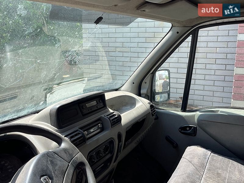Вантажний фургон Renault Master 2002 в Сумах
