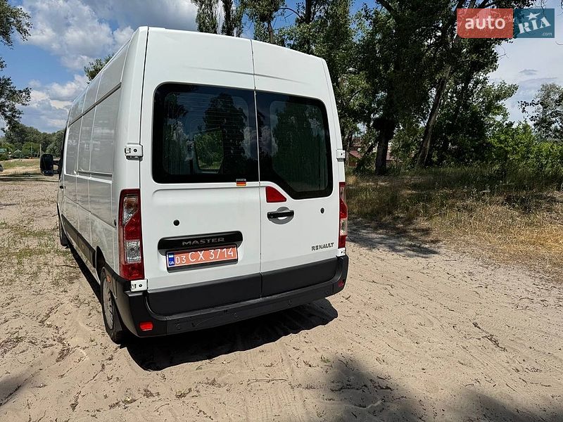 Грузовой фургон Renault Master 2015 в Полтаве
