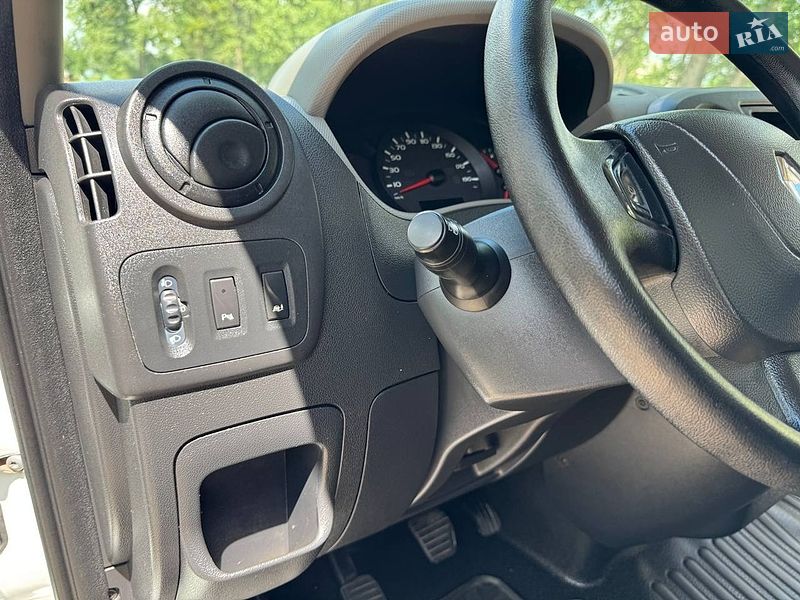 Грузовой фургон Renault Master 2015 в Полтаве