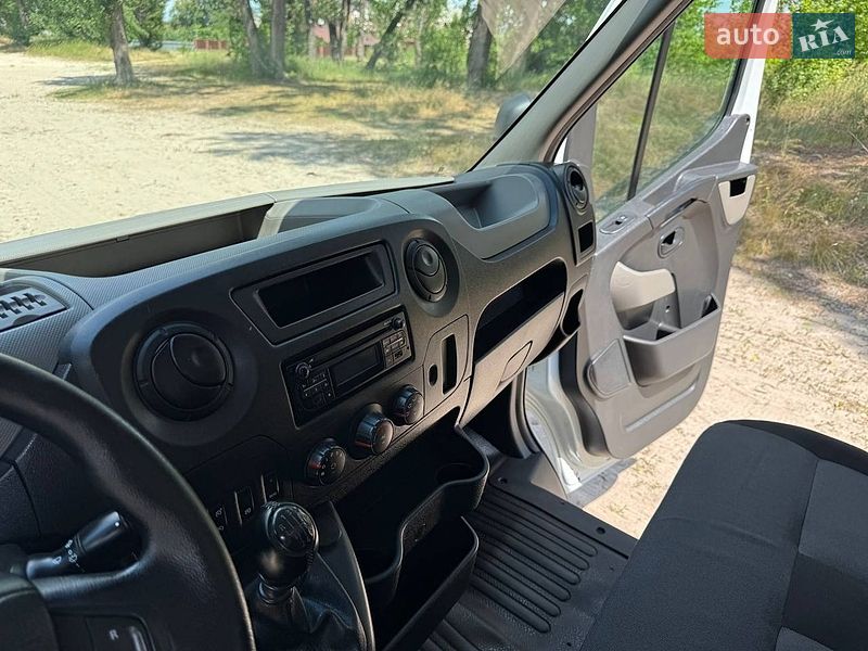 Грузовой фургон Renault Master 2015 в Полтаве