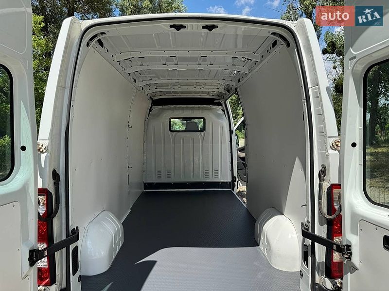Грузовой фургон Renault Master 2015 в Полтаве
