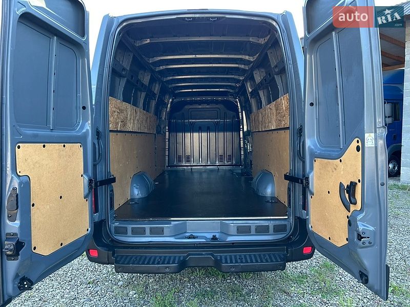 Вантажний фургон Renault Master 2022 в Хусті
