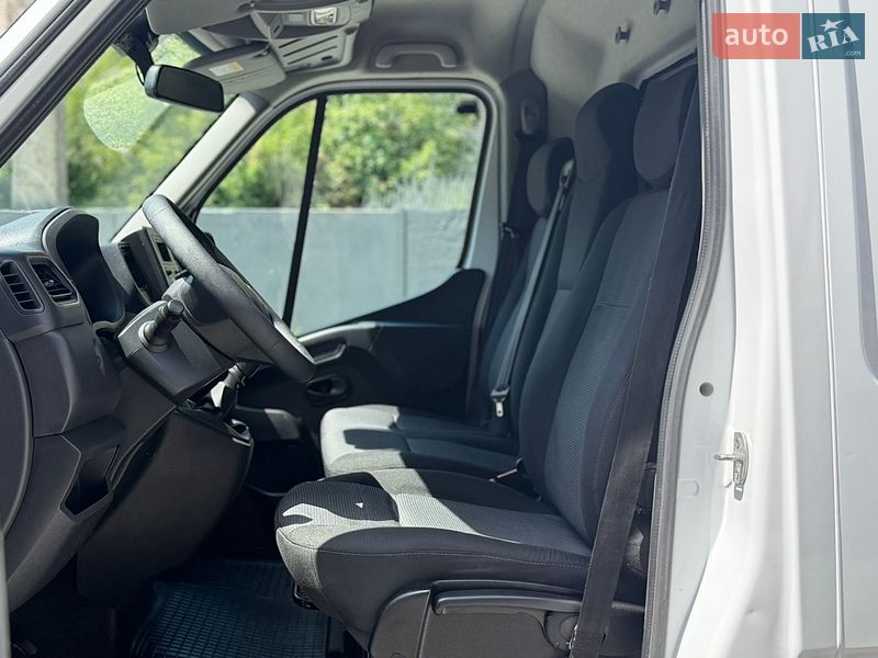 Вантажний фургон Renault Master 2021 в Дубні