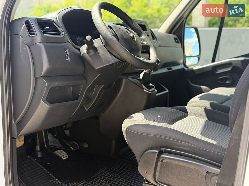 Вантажний фургон Renault Master 2021 в Дубні