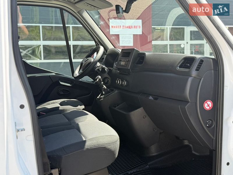 Вантажний фургон Renault Master 2021 в Дубні