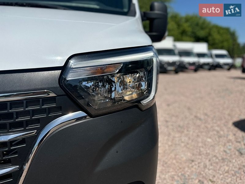 Вантажний фургон Renault Master 2023 в Рівному