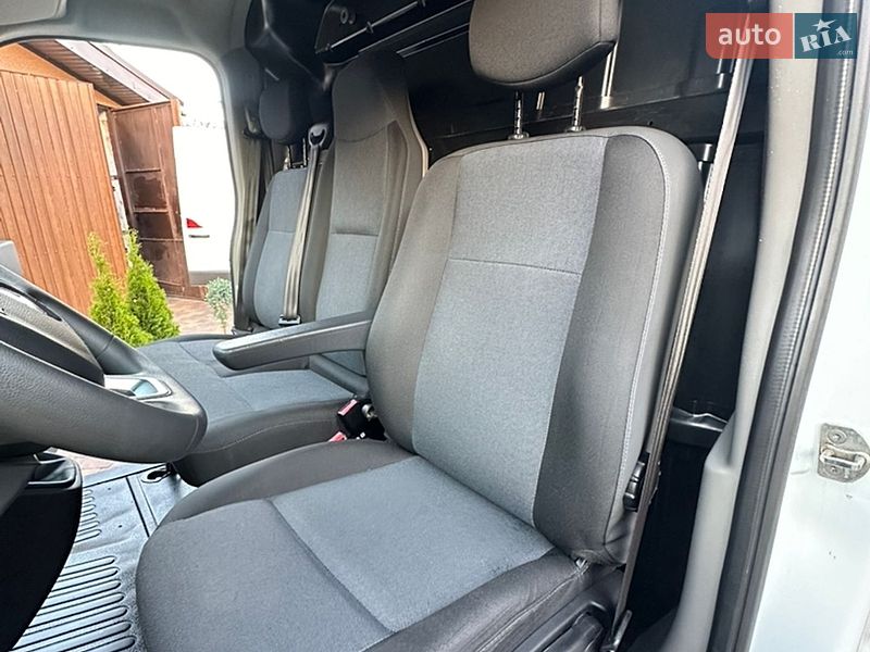 Вантажний фургон Renault Master 2022 в Калуші