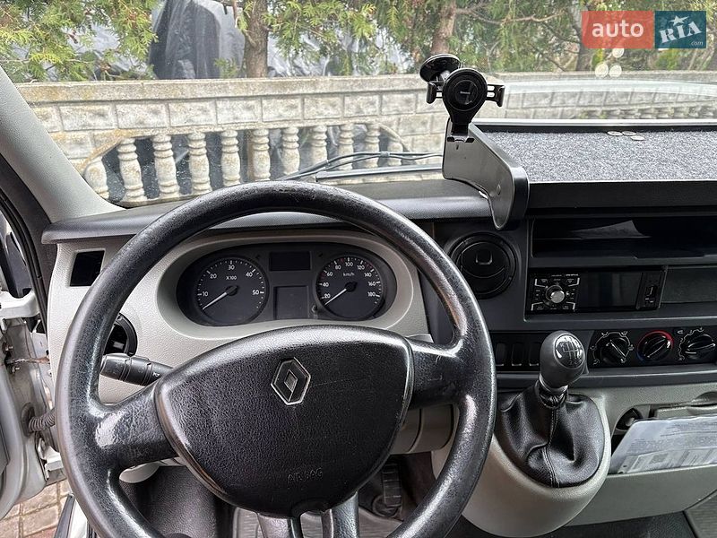 Грузовой фургон Renault Master 2006 в Рава-Русской