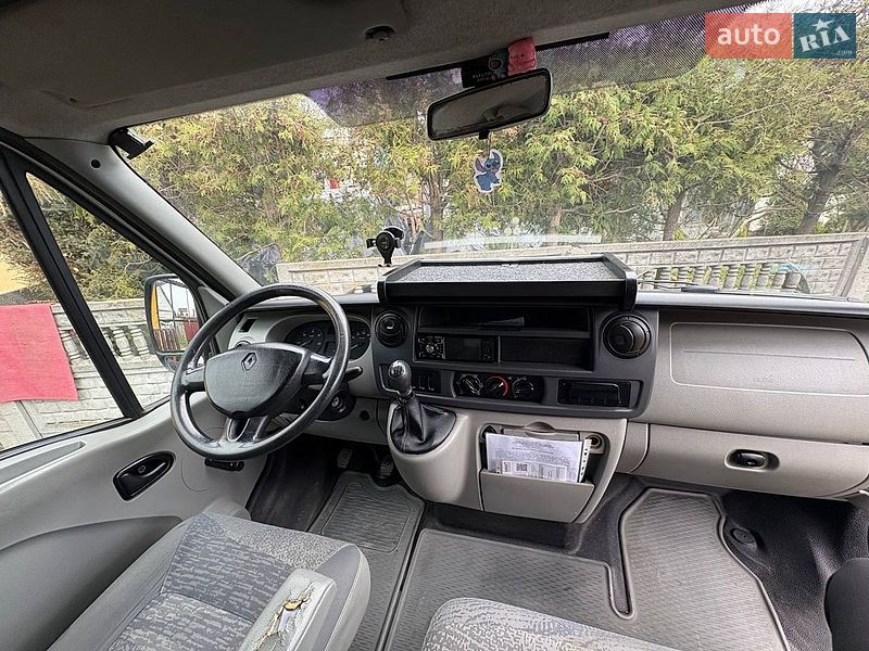 Грузовой фургон Renault Master 2006 в Рава-Русской