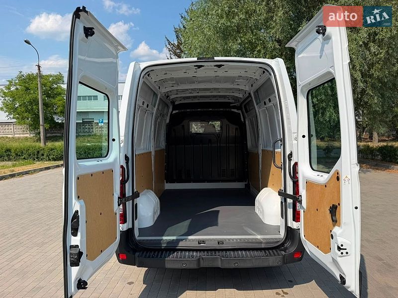 Вантажний фургон Renault Master 2022 в Луцьку