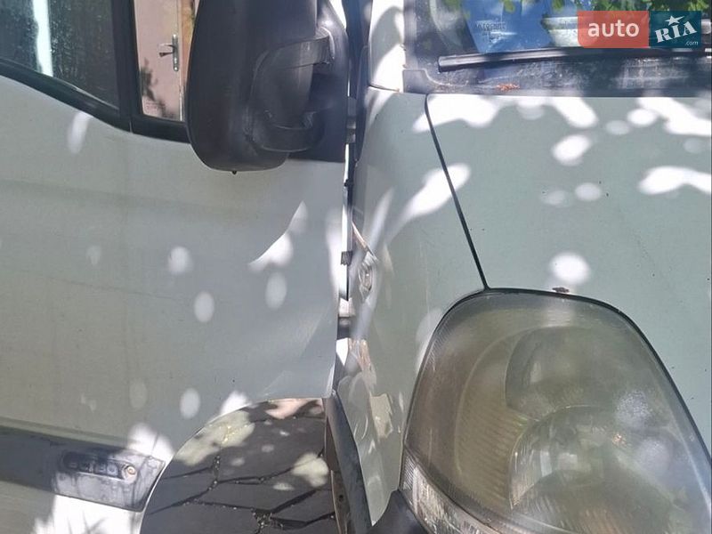 Мінівен Renault Master 2003 в Мукачевому