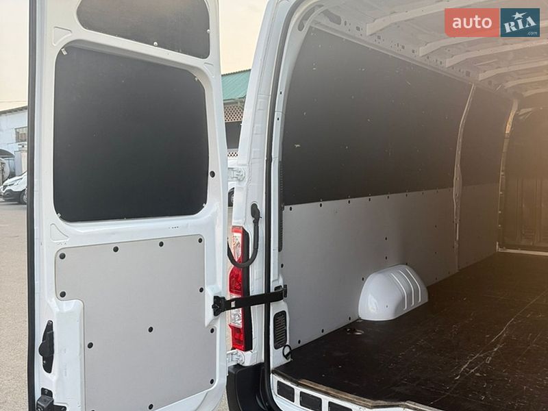 Грузовой фургон Renault Master 2021 в Луцке