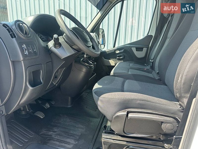 Грузовой фургон Renault Master 2018 в Дубно