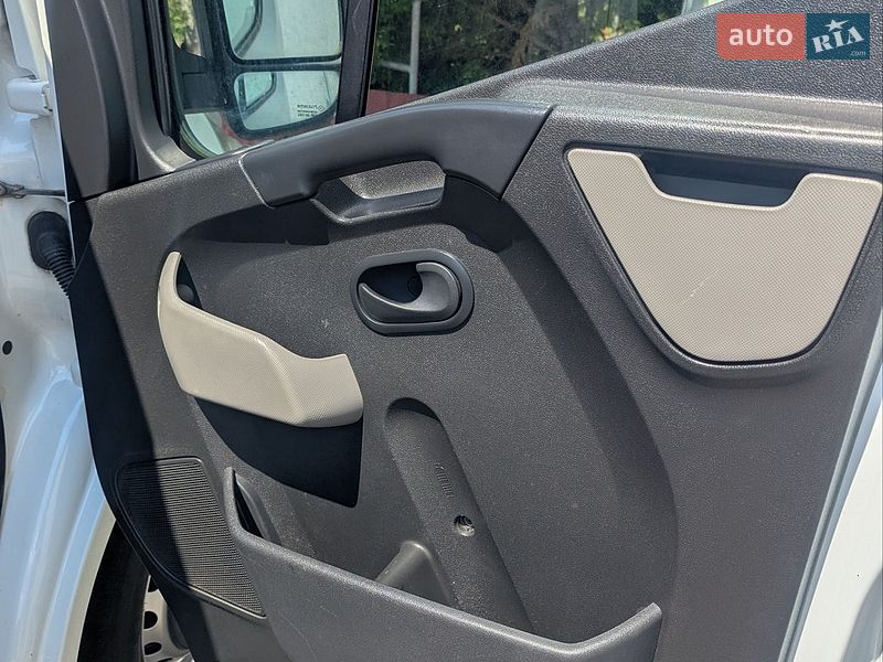 Автовоз Renault Master 2011 в Ровно