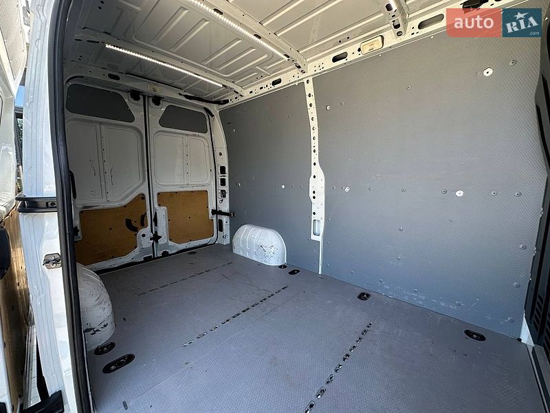 Грузовой фургон Renault Master 2020 в Львове