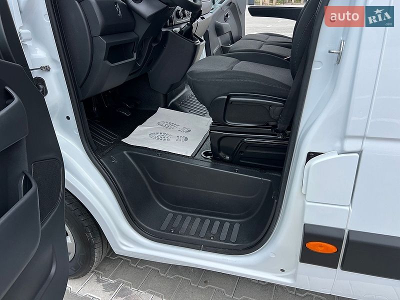 Грузовой фургон Renault Master 2023 в Дубно
