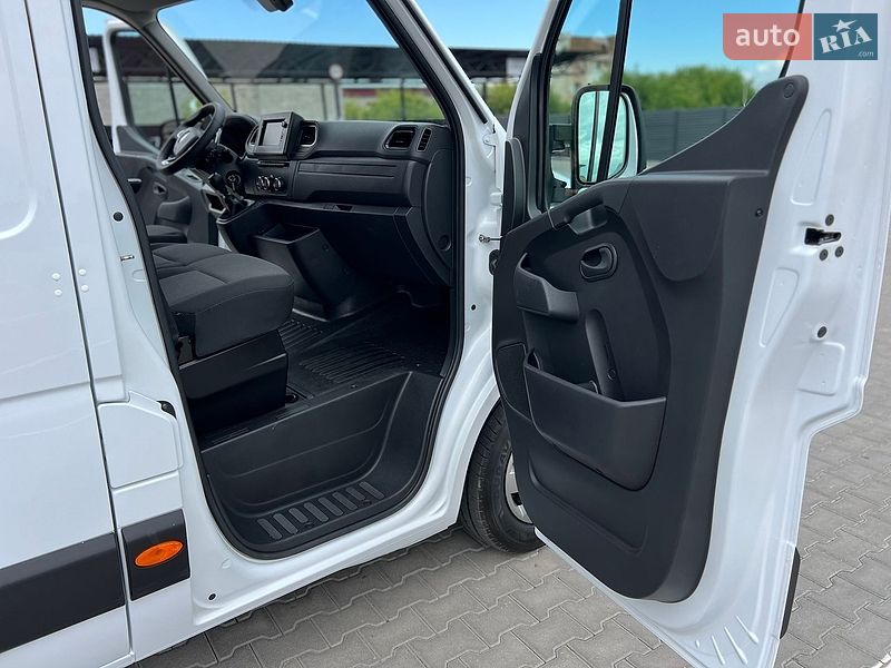 Грузовой фургон Renault Master 2023 в Дубно