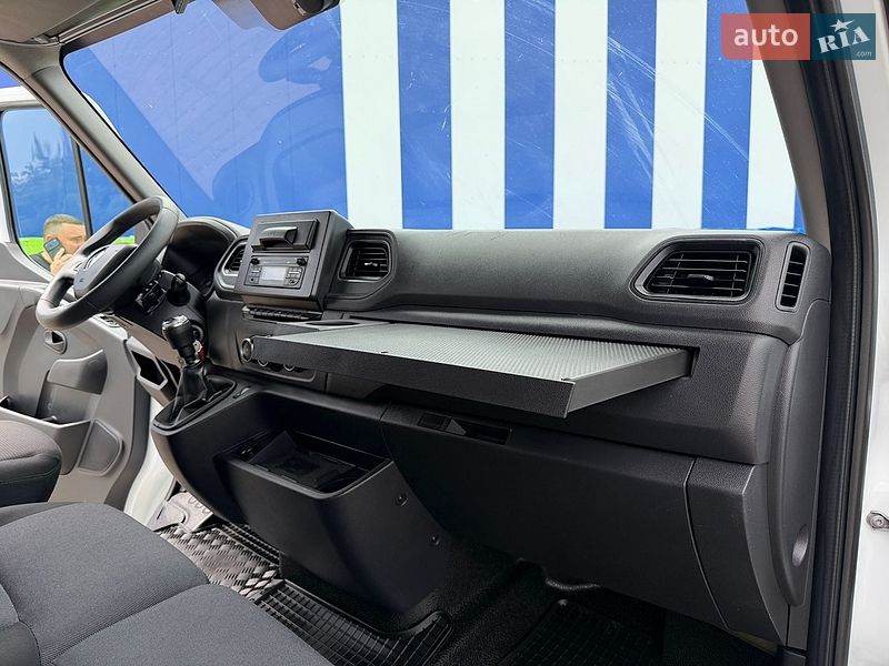 Вантажний фургон Renault Master 2022 в Дубні