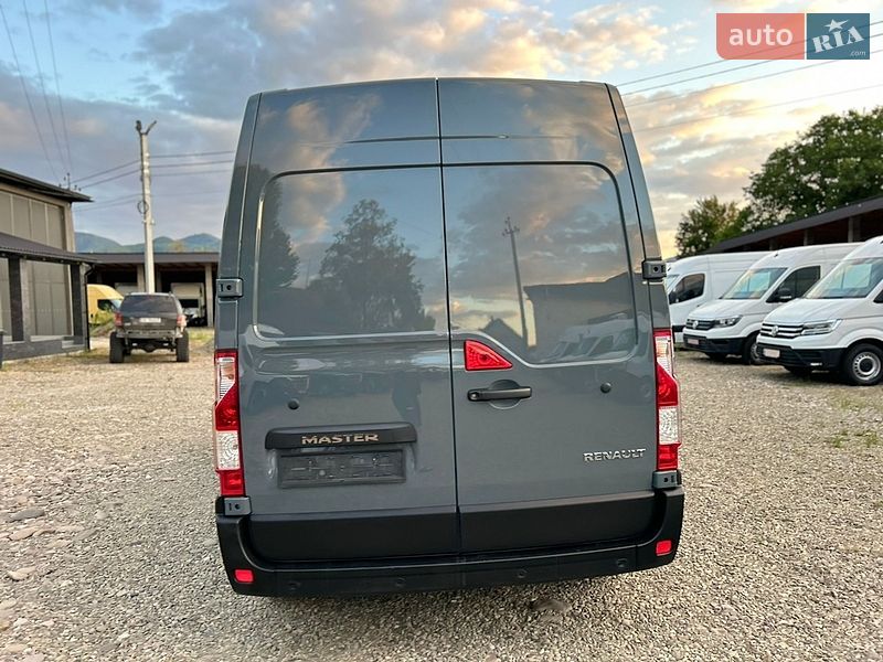 Грузовой фургон Renault Master 2021 в Хусте