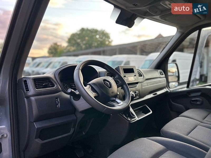 Грузовой фургон Renault Master 2021 в Хусте