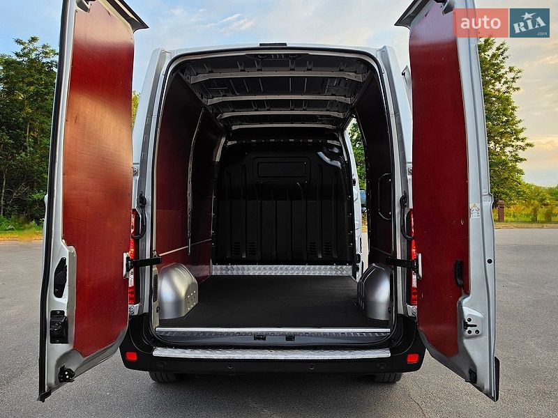 Вантажний фургон Renault Master 2022 в Житомирі