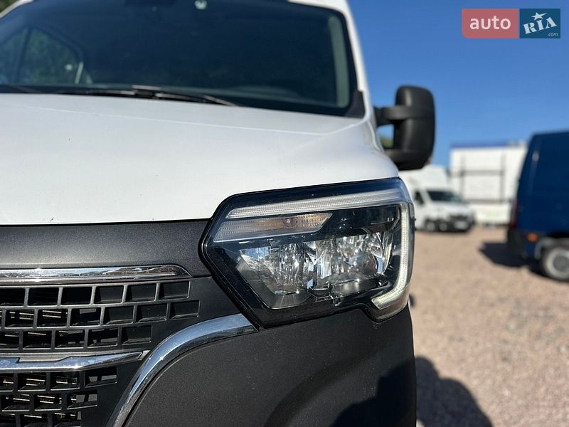 Вантажний фургон Renault Master 2020 в Рівному