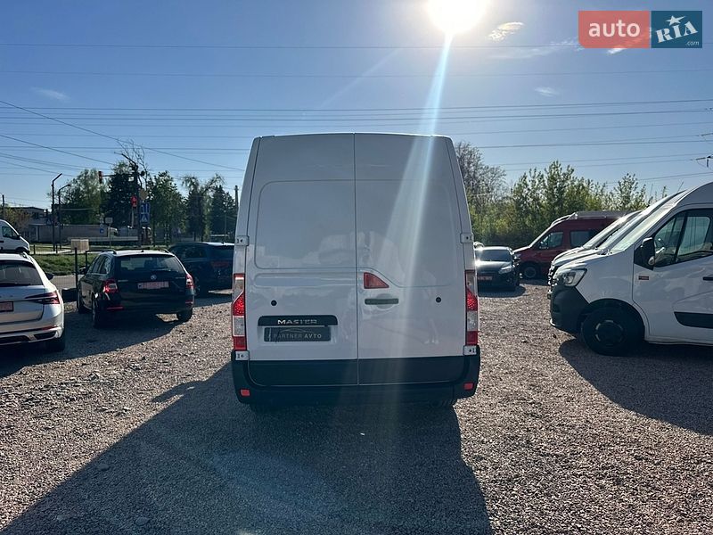 Вантажний фургон Renault Master 2020 в Рівному