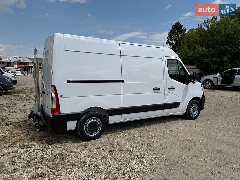 Вантажний фургон Renault Master 2022 в Тернополі