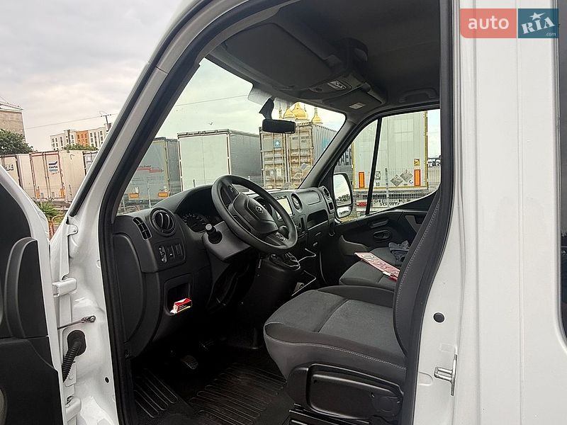 Вантажопасажирський фургон Renault Master 2017 в Ковелі