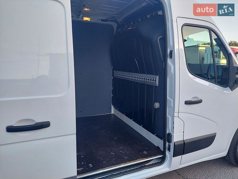 Вантажний фургон Renault Master 2021 в Львові