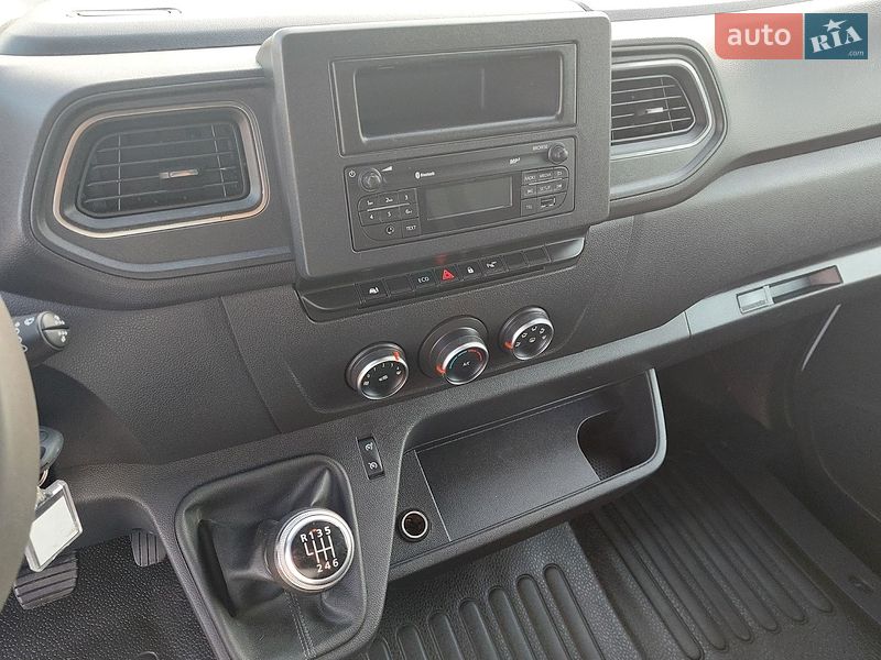 Вантажний фургон Renault Master 2021 в Львові