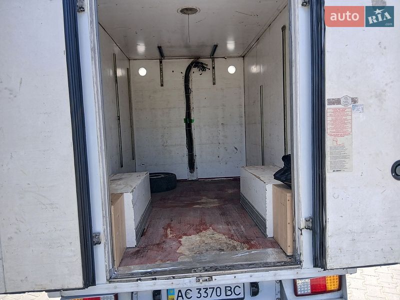 Грузовой фургон Renault Master 2005 в Луцке