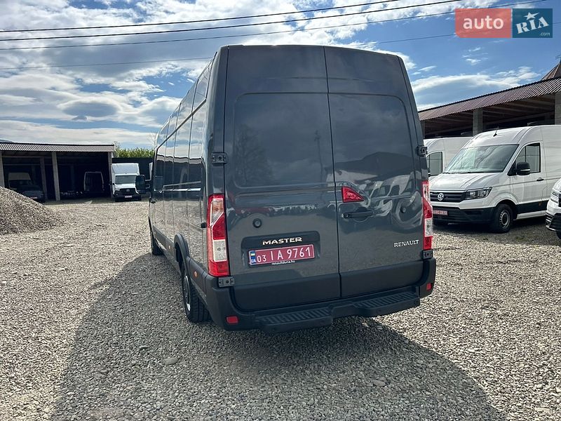 Грузовой фургон Renault Master 2022 в Хусте