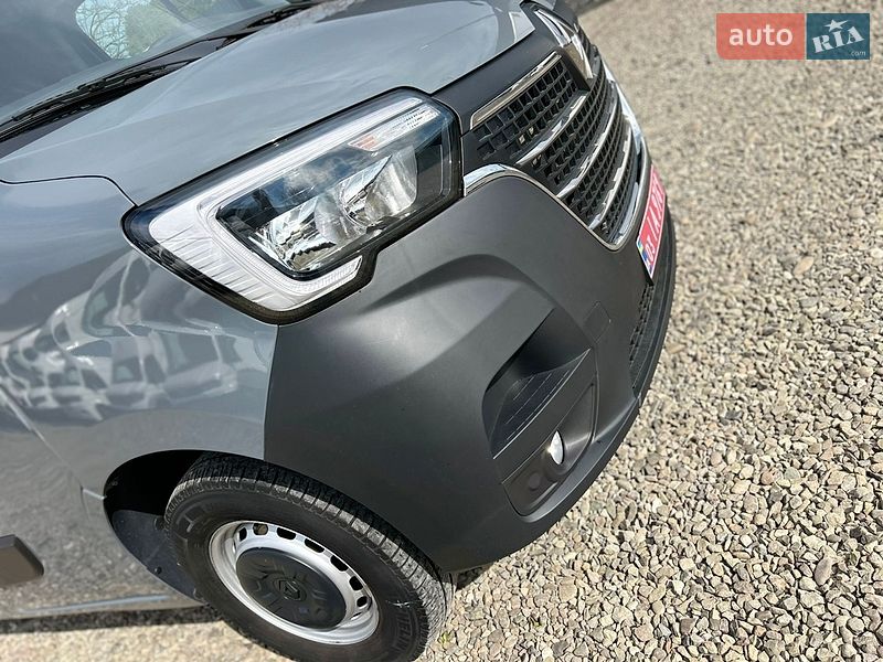 Грузовой фургон Renault Master 2022 в Хусте