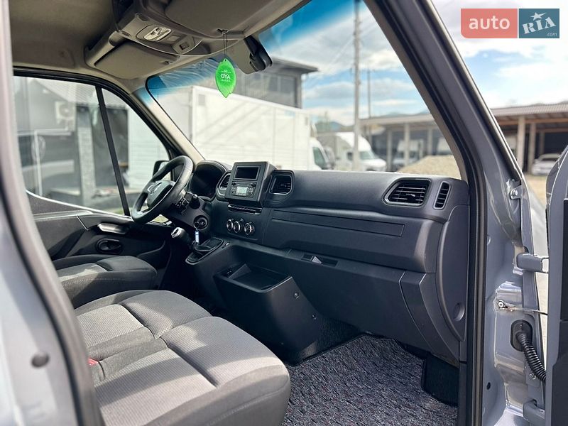 Грузовой фургон Renault Master 2022 в Хусте
