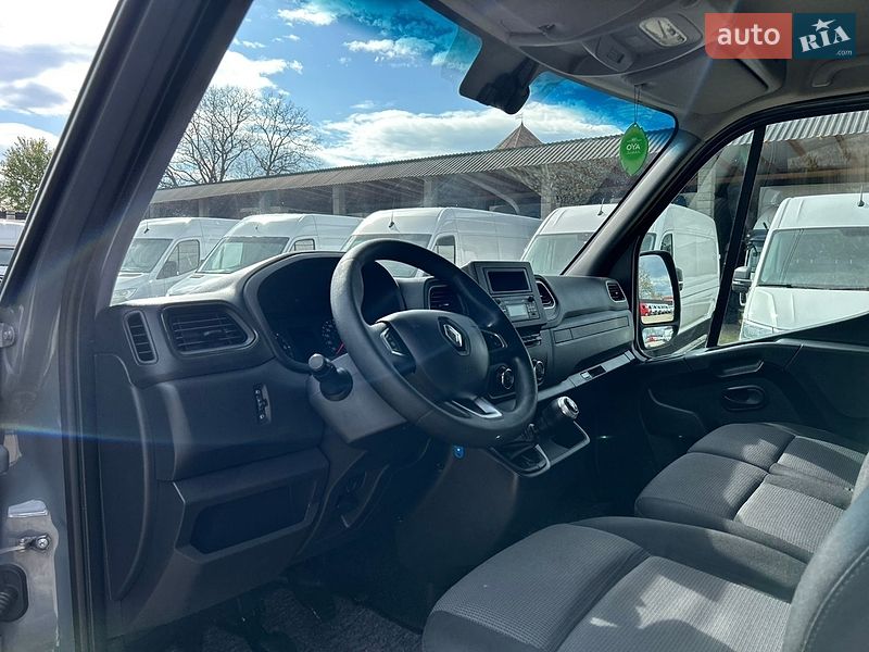 Грузовой фургон Renault Master 2022 в Хусте