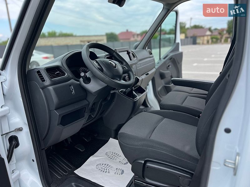 Вантажний фургон Renault Master 2023 в Дубні