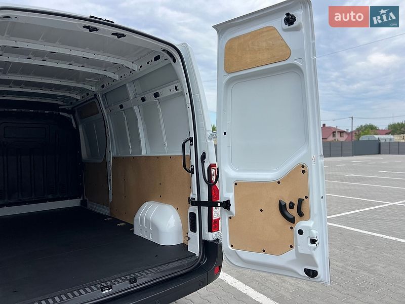 Вантажний фургон Renault Master 2023 в Дубні