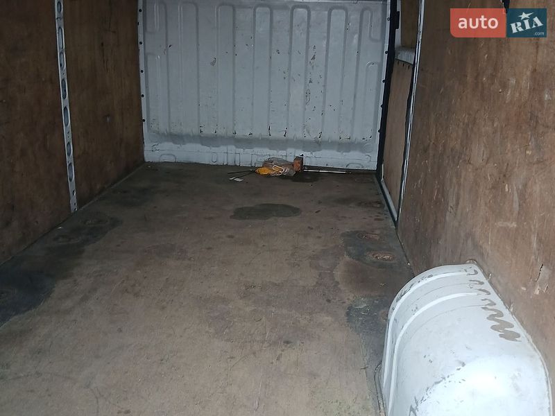 Вантажний фургон Renault Master 2010 в Маневичах