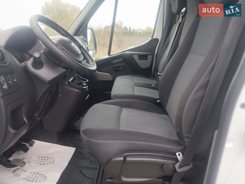 Грузовой фургон Renault Master 2017 в Дубно