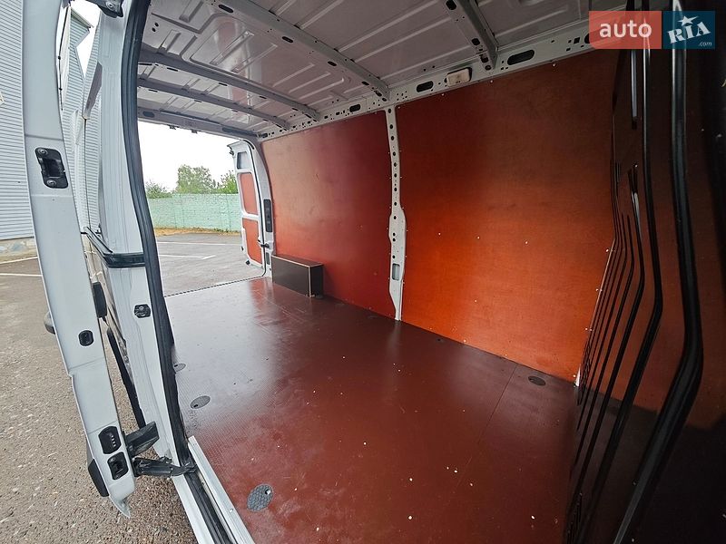 Грузовой фургон Renault Master 2021 в Дубно