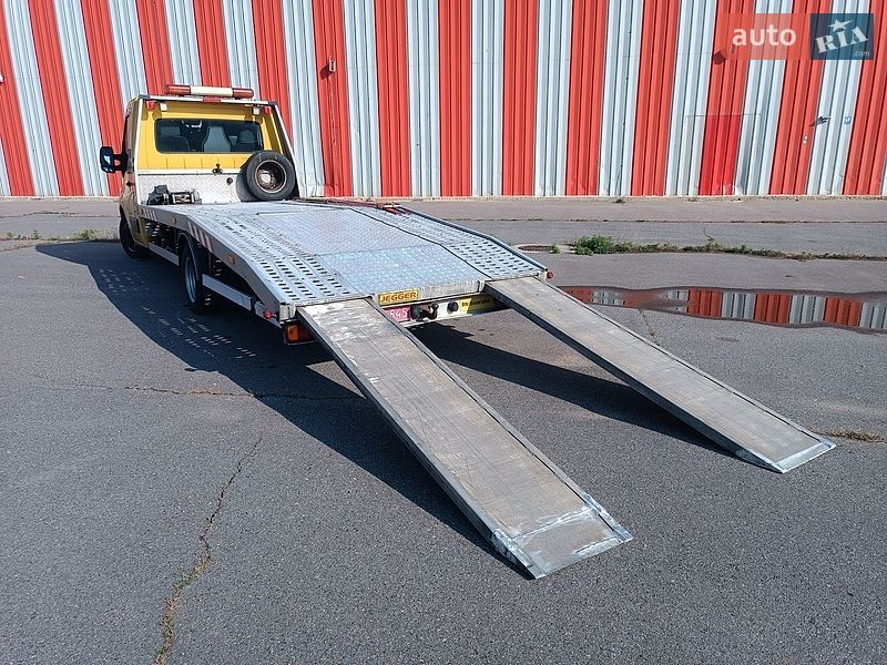 Эвакуатор Renault Master 2013 в Киеве
