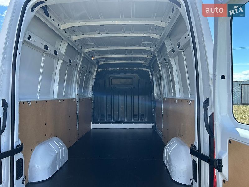 Грузовой фургон Renault Master 2024 в Стрые