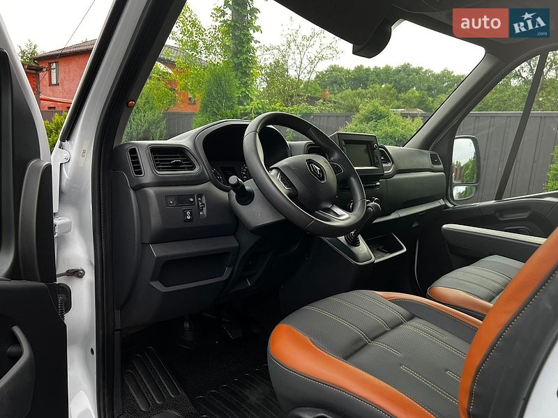 Микроавтобус Renault Master 2021 в Коростене